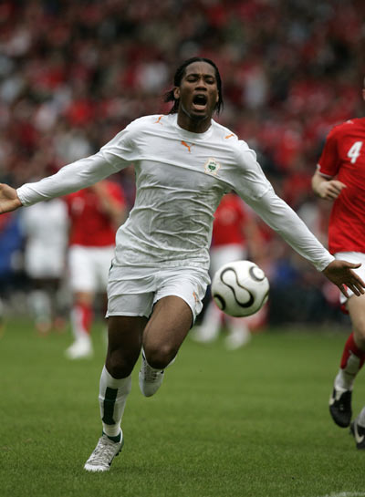 九游下载中心德罗巴在德国队比赛中赛事规则更新，比分优势明显引发热议！的简单介绍